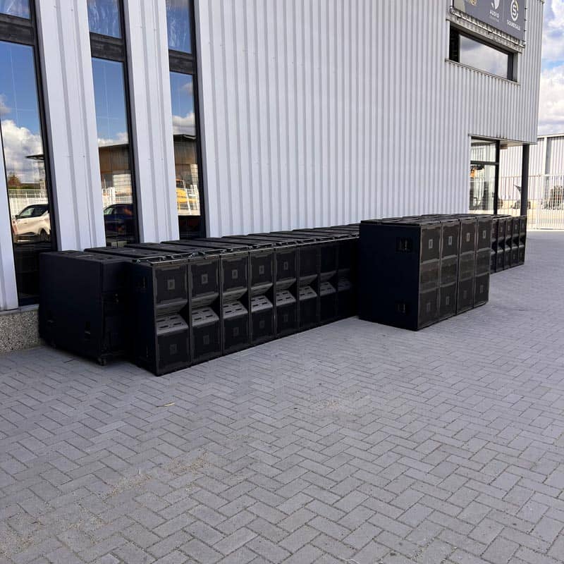 JBL VT4888 (24) + VT4880 (24) + V-RACK (6)