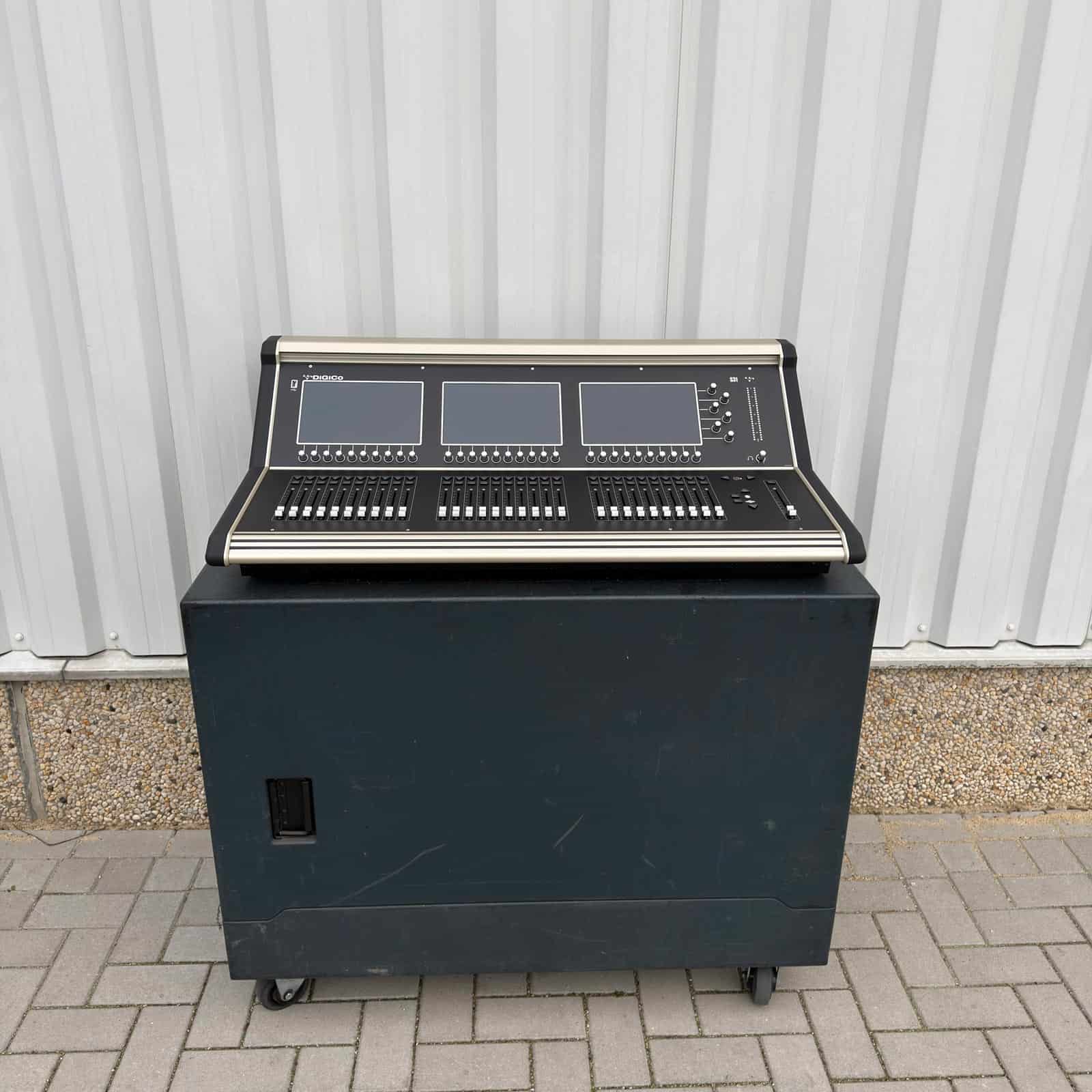 DiGiCo S31+ + D-Rack 32/8 + DMI-MADI - Image 2