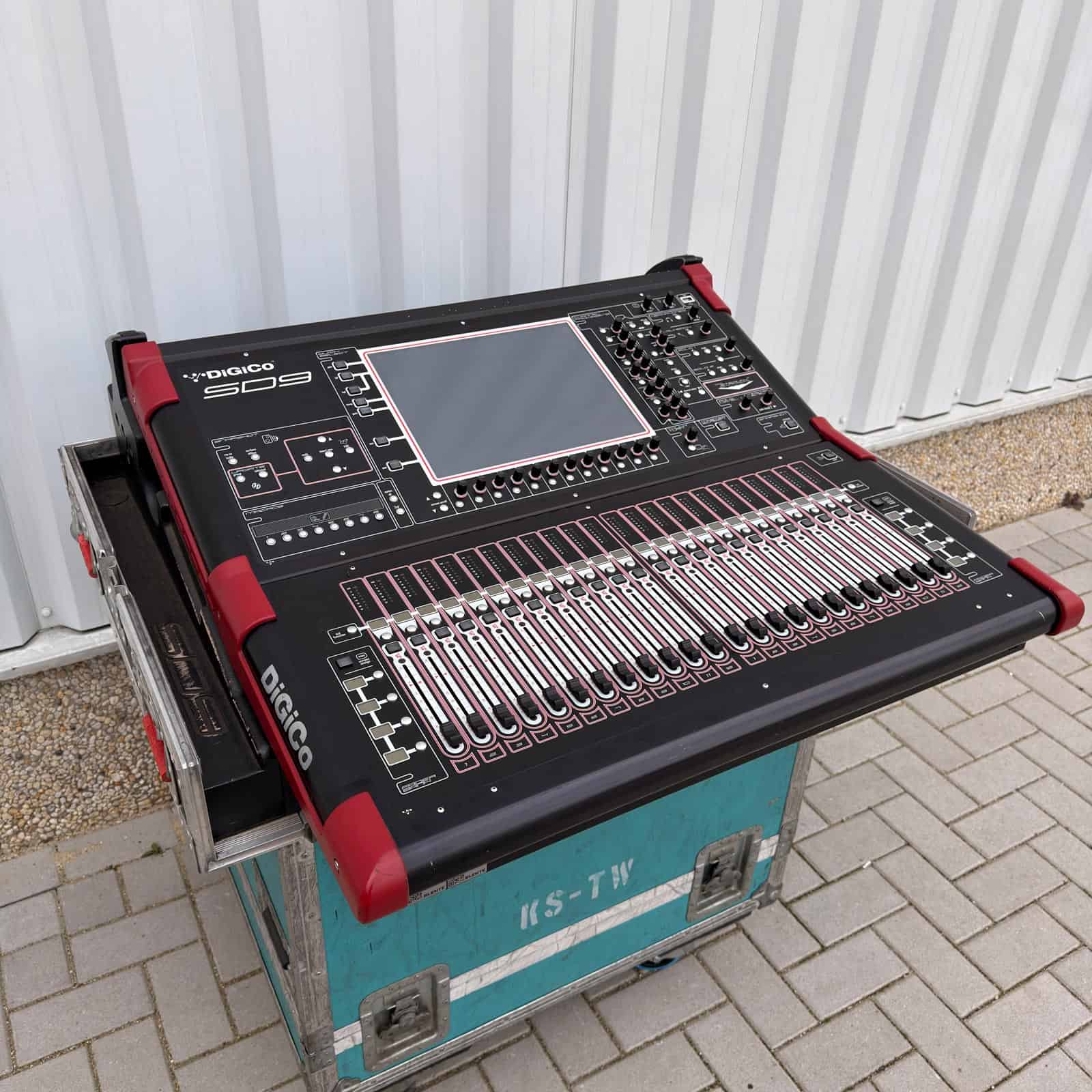 DiGiCo SD9 Core 2 Update + DiGiRack 48/32 - Image 3