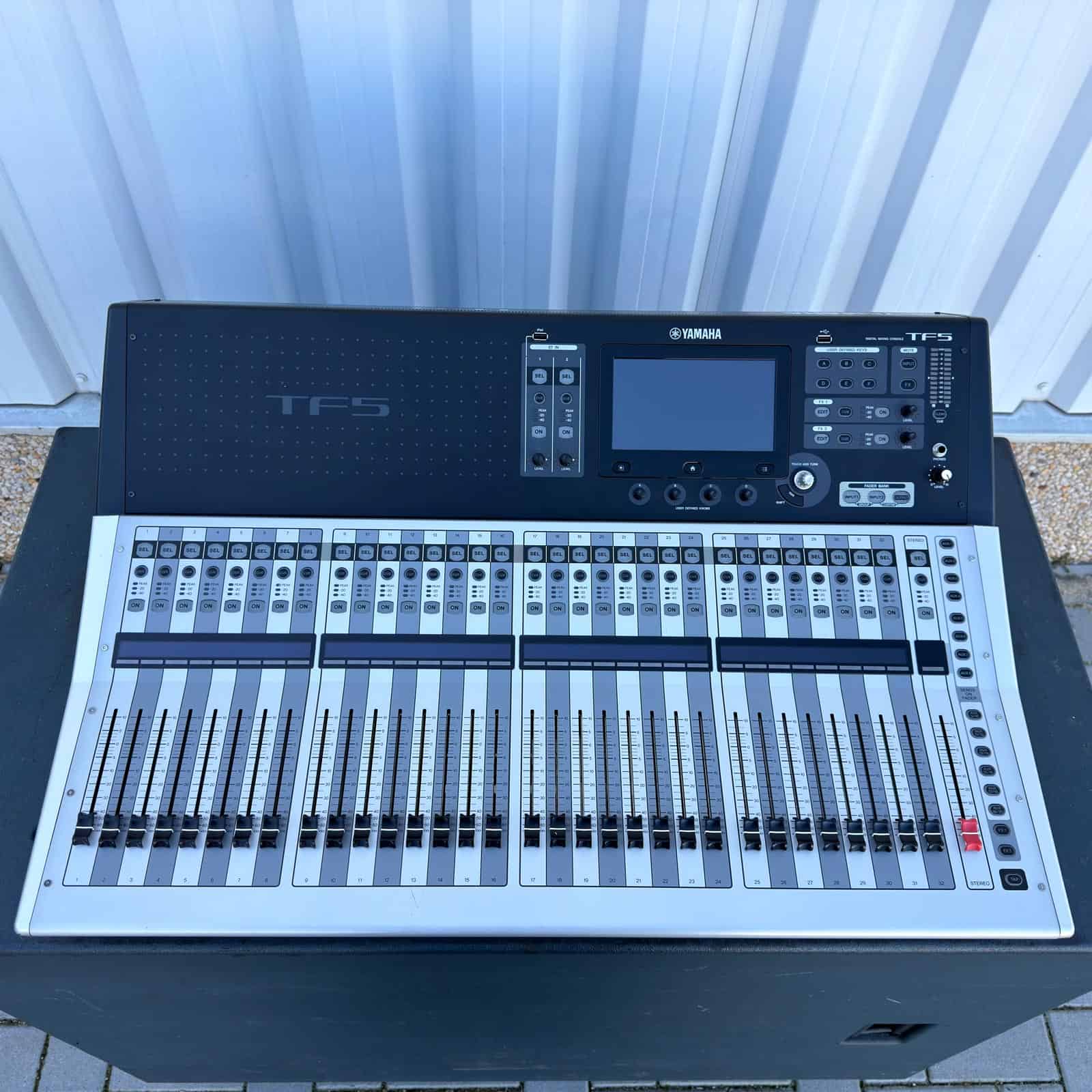 Yamaha TF5 - Image 2