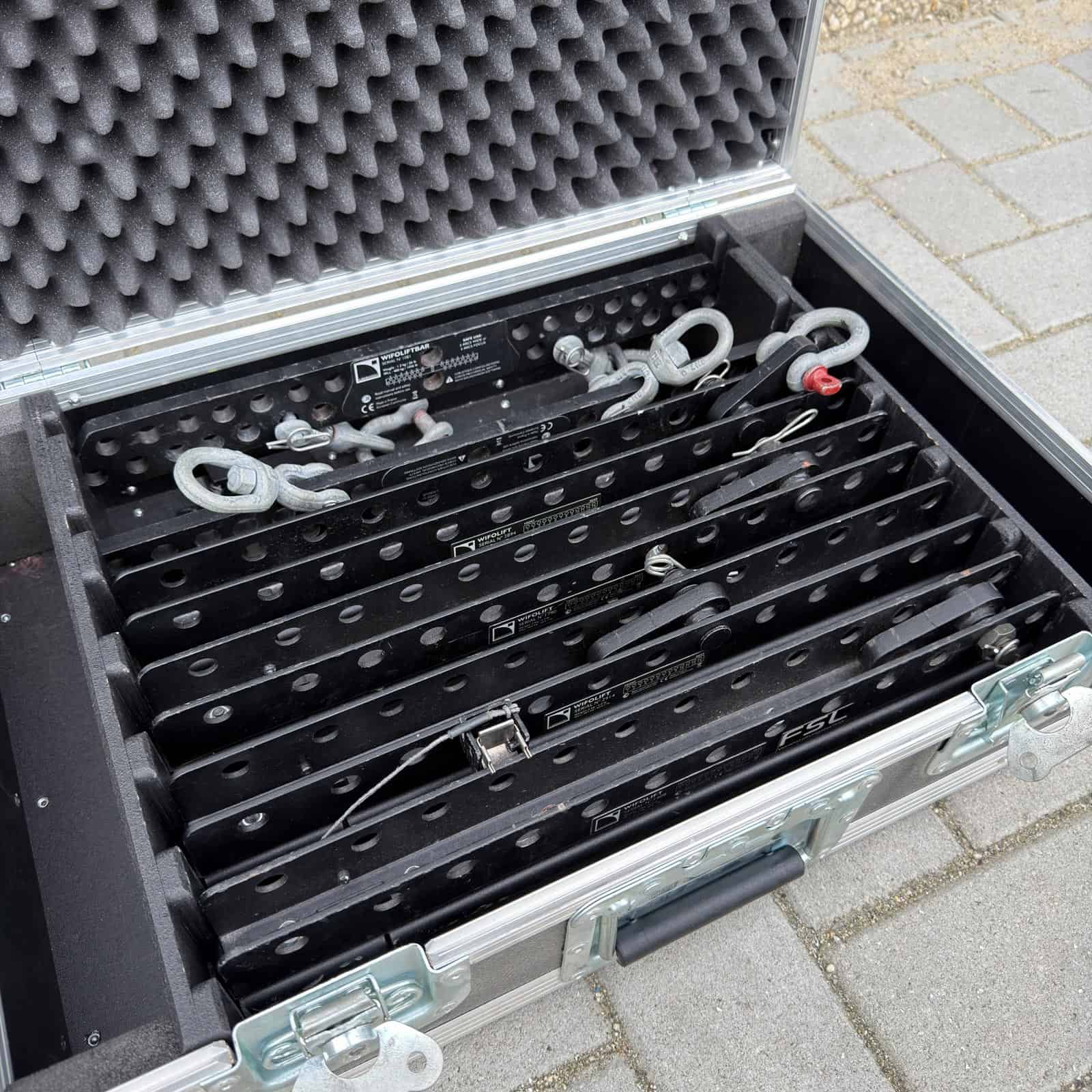 L-Acoustics WIFOLIFTBAR (2) + WIFOLIFT (4)